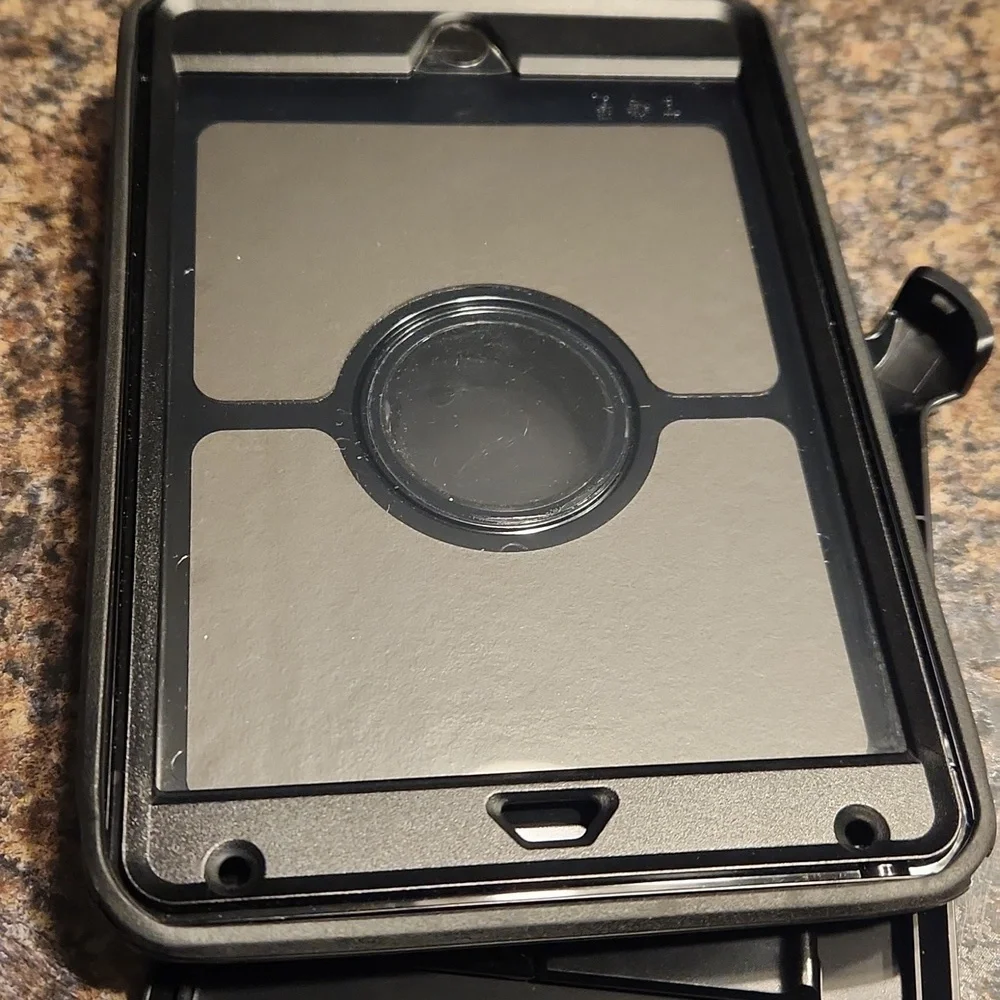 EUC OtterBox Gray Protective Case F/ipad 5th & 6th Generation